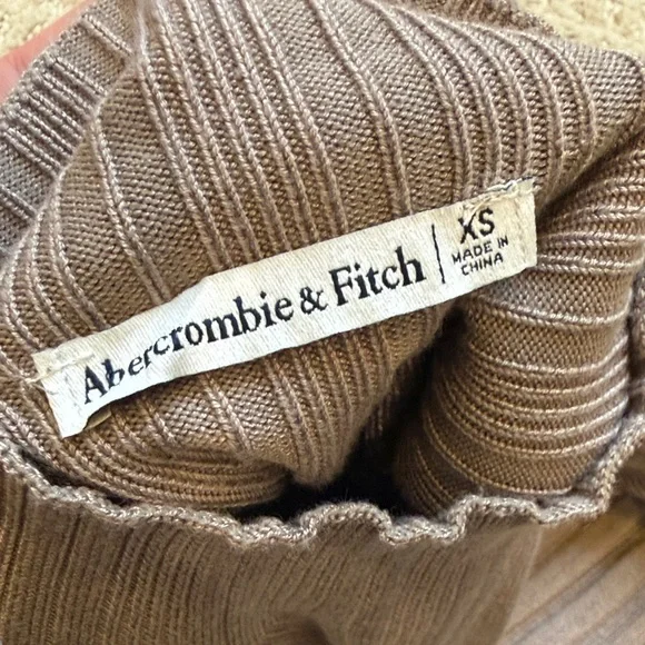 Abercrombie & Fitch Taupe Ribbed Bodysuit - Picture 3 of 3